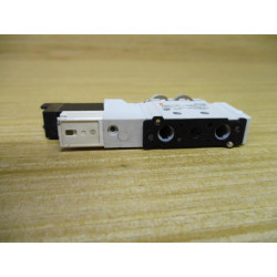 SMC VQZ1121-5MO-C6 Solenoid Valve VQZ11215MOC6 - Used