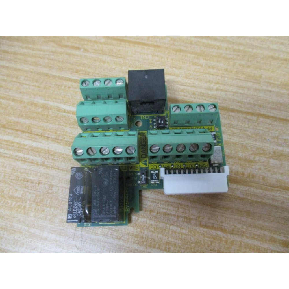 Schneider 3D657037 Circuit Board PN658863P708 Rev. 04 - Used