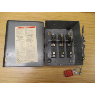 Square D 92351 Safety Switch 30 Amp Series T04 - Used
