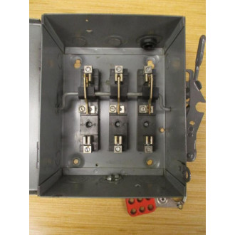 Square D 92351 Safety Switch 30 Amp Series T04 - Used