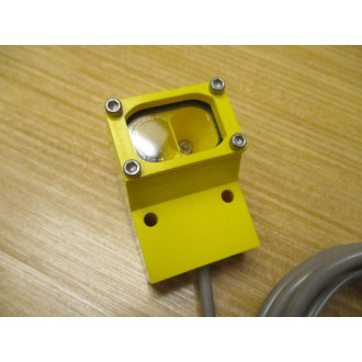 Banner SM81RSR Photo Electric Sensor - New No Box
