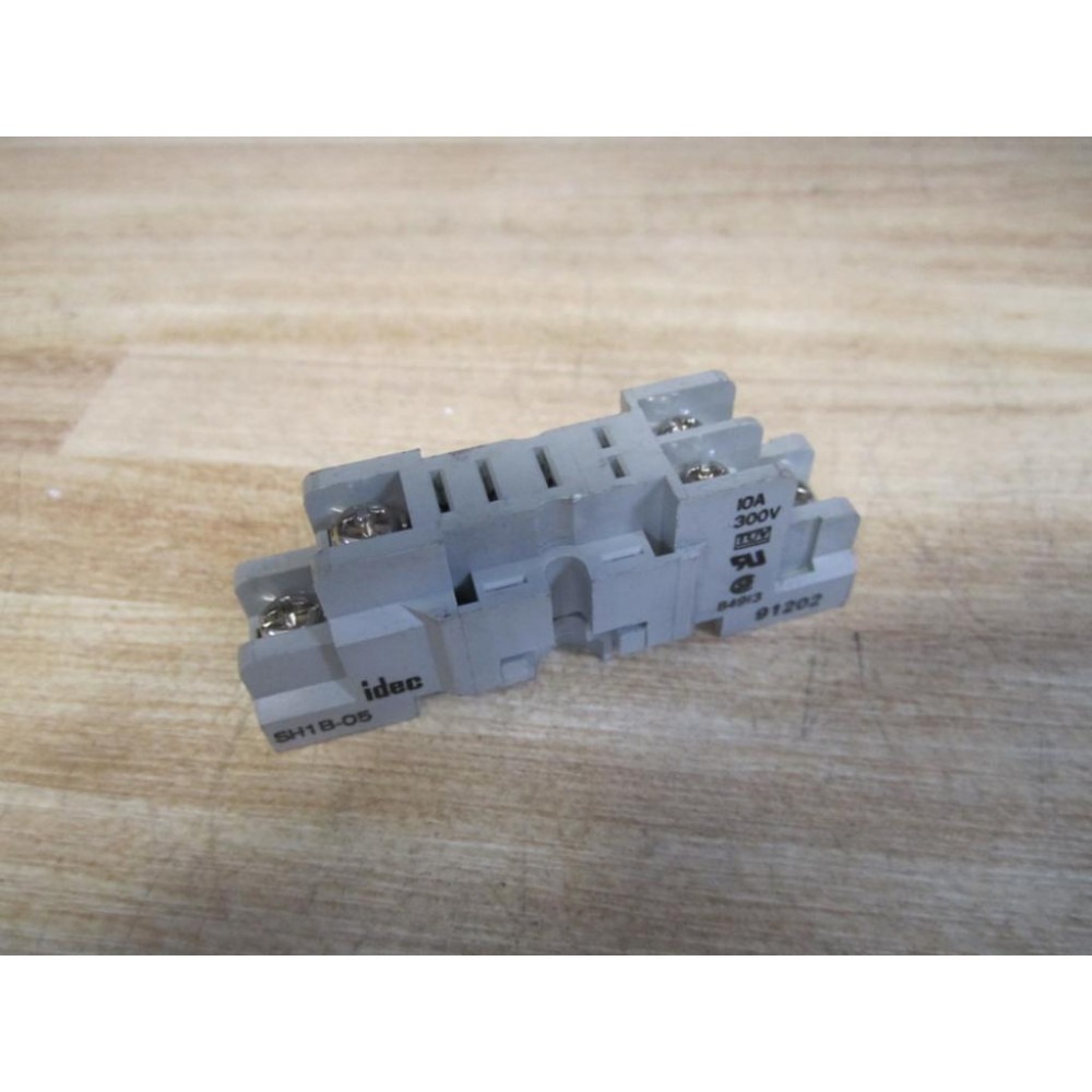 IDEC SH1B-05 Relay Socket SHIB-05 (Pack of 5) - Used