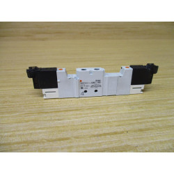 SMC VQZ1421-5MO-M5 Solenoid Valve VQZ14215MOM5 - Used