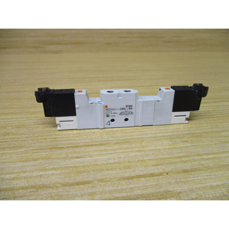 SMC VQZ1421-5MO-M5 Solenoid Valve VQZ14215MOM5 - Used