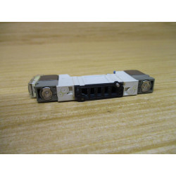 SMC SY3240-5MZE Solenoid Valve SY32405MZE WO 1 Plug Connector - Used