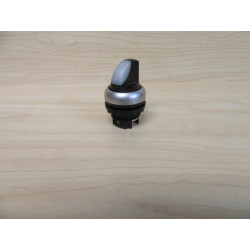 Cutler HammerEaton M22-WRLK3-W Selector Switch - New No Box