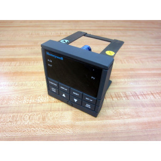 Honeywell DC200E-2-000-100000-0 UDC2000 Mini-Pro Controller 30757026-001 - Used