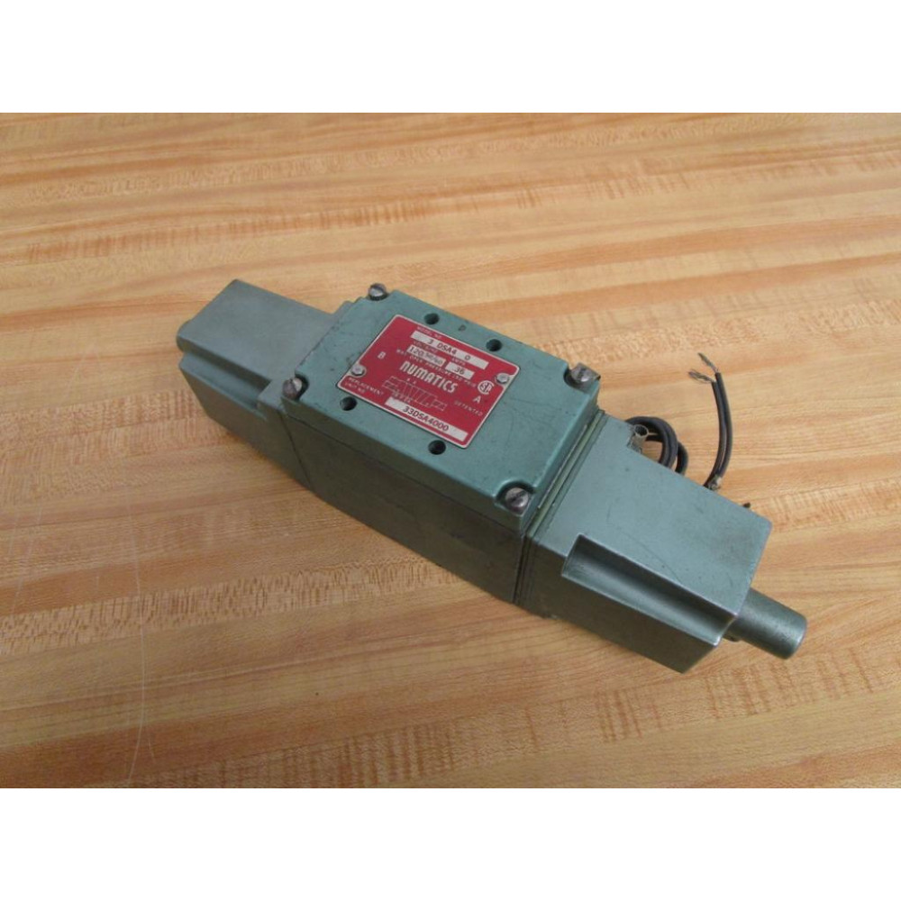 Numtatics 3 DSA4 0 Solenoid Valve 33 DSA4 000 - Used