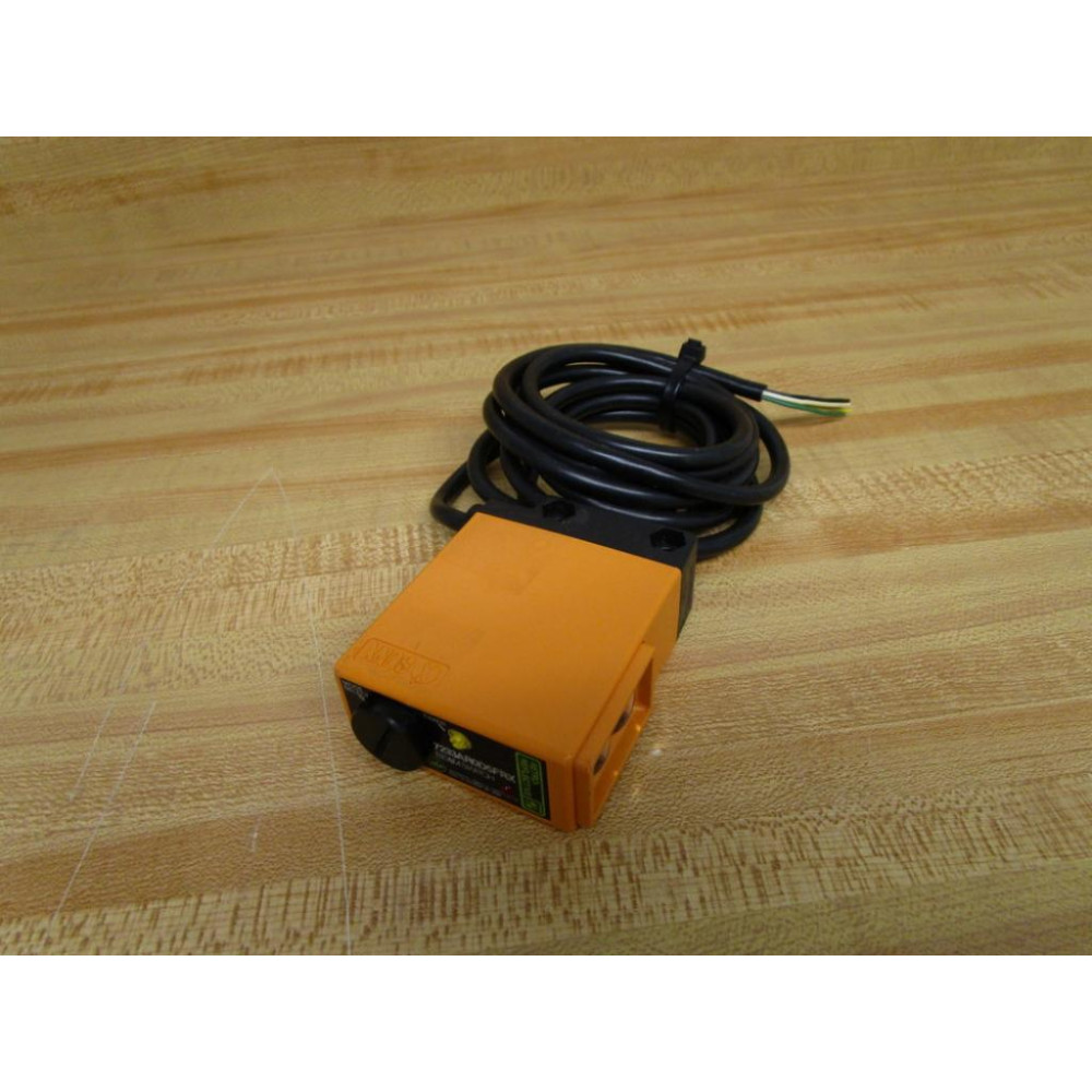 ATC 7233AR0D5FRX Sensor Retro-Reflect - Used