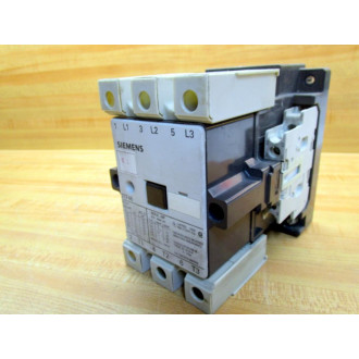 Siemens 3TF4622-0AR0 Contactor 3TF46 Cracked Housing - Used