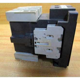 Siemens 3TF4622-0AR0 Contactor 3TF46 Cracked Housing - Used