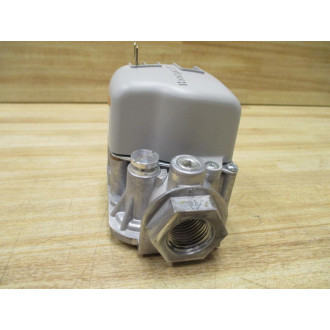 Honeywell VR8215S1289 Gas Valve - Used