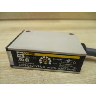 Omron E3E2-DS20Y1-US Photoelectric Switch E3E2DS20Y1US