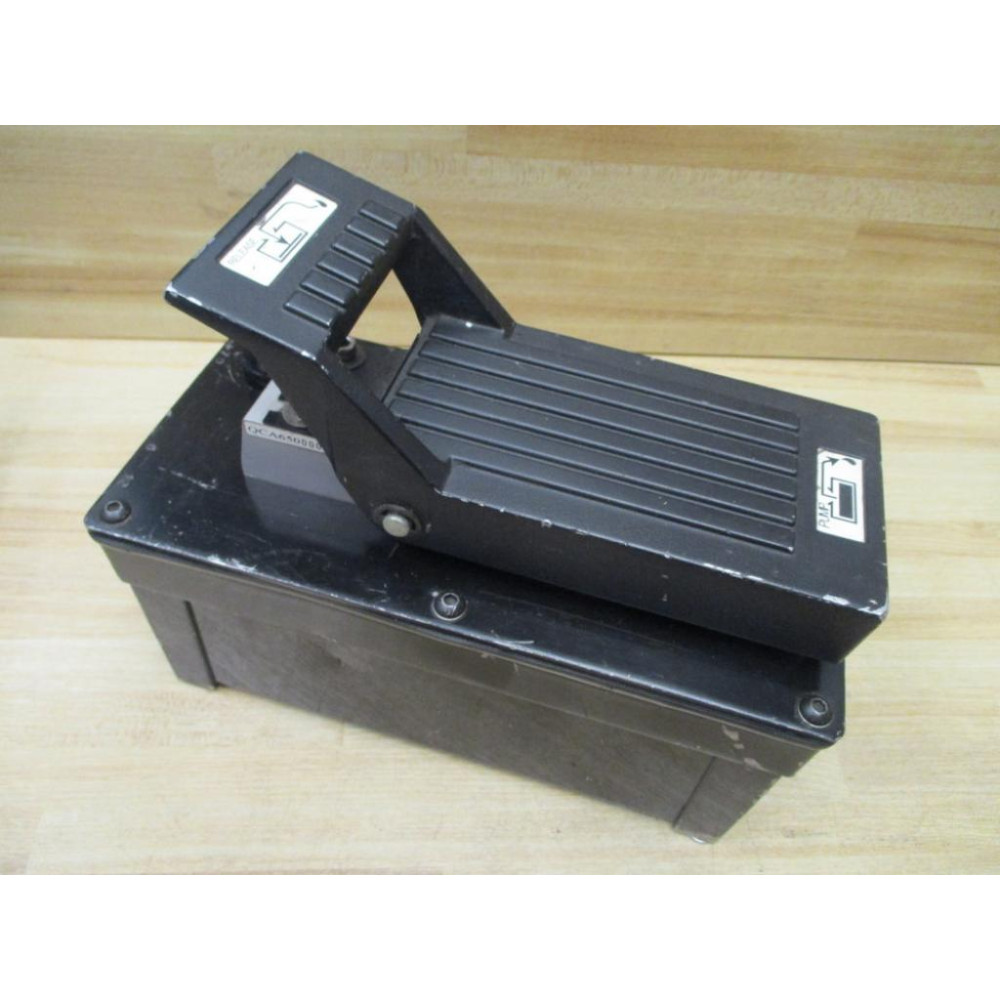 Huth 98031B Foot PedalPump - Used
