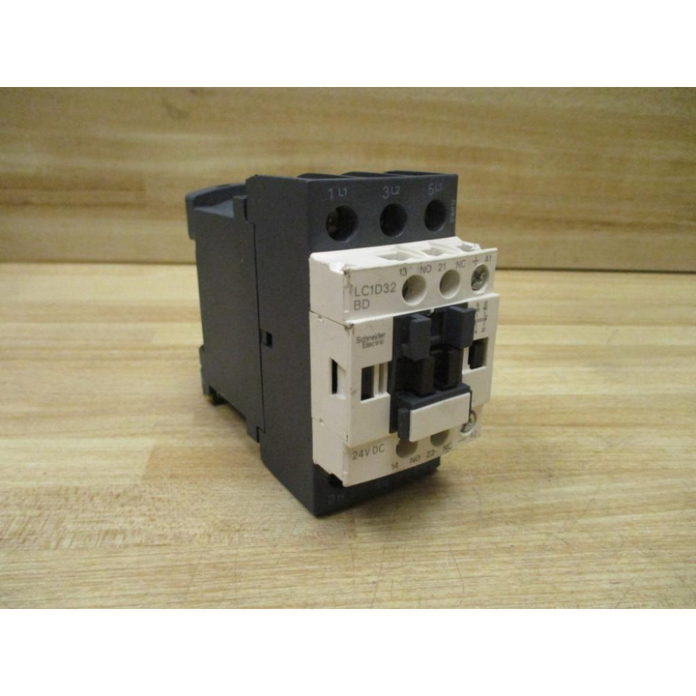 Telemecanique LC1-D32BD Schneider Contactor LC1D32BD W LAD4TBDL - Used
