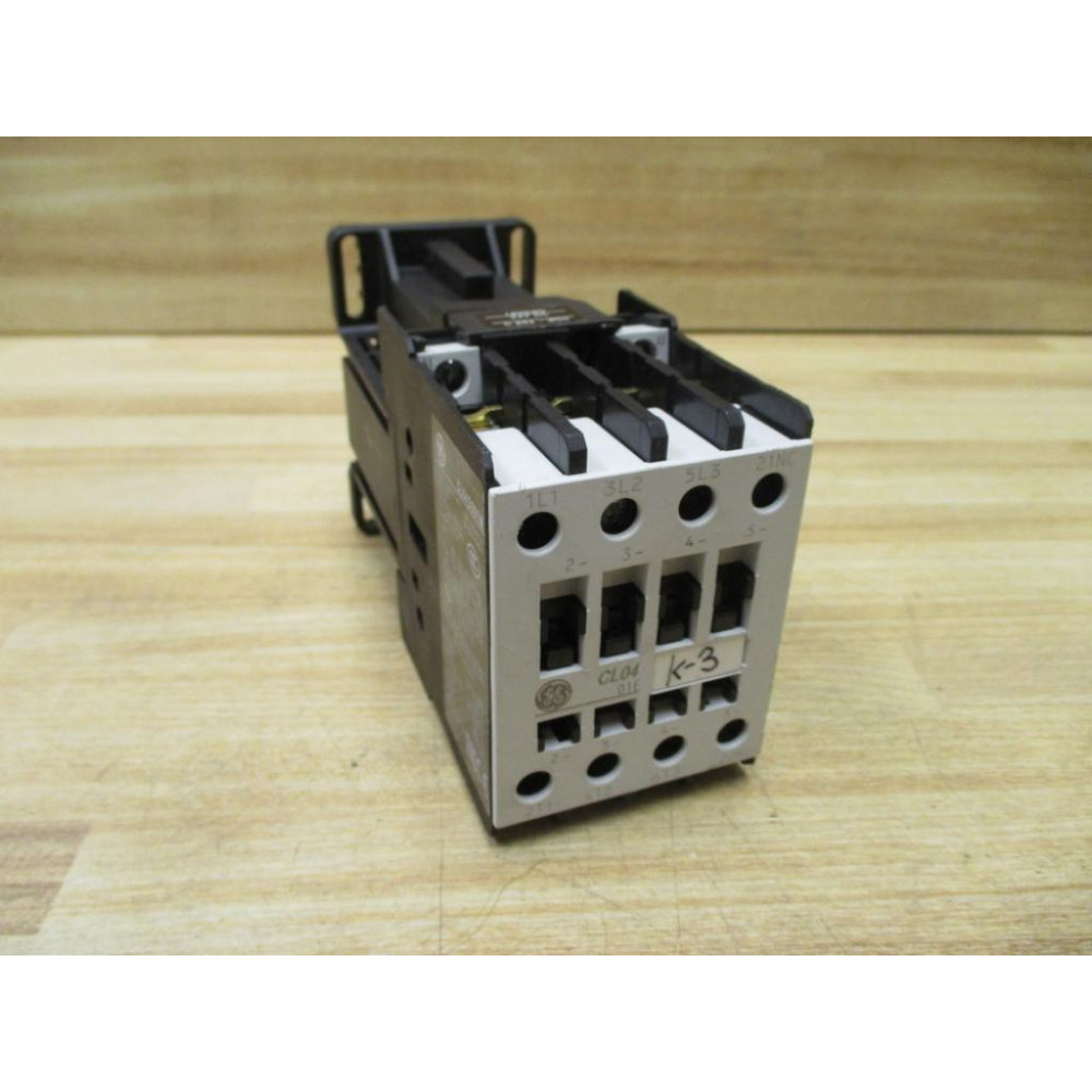 General Electric CL04D301M Contactor CL04D301 WO DIN-Rail - Used