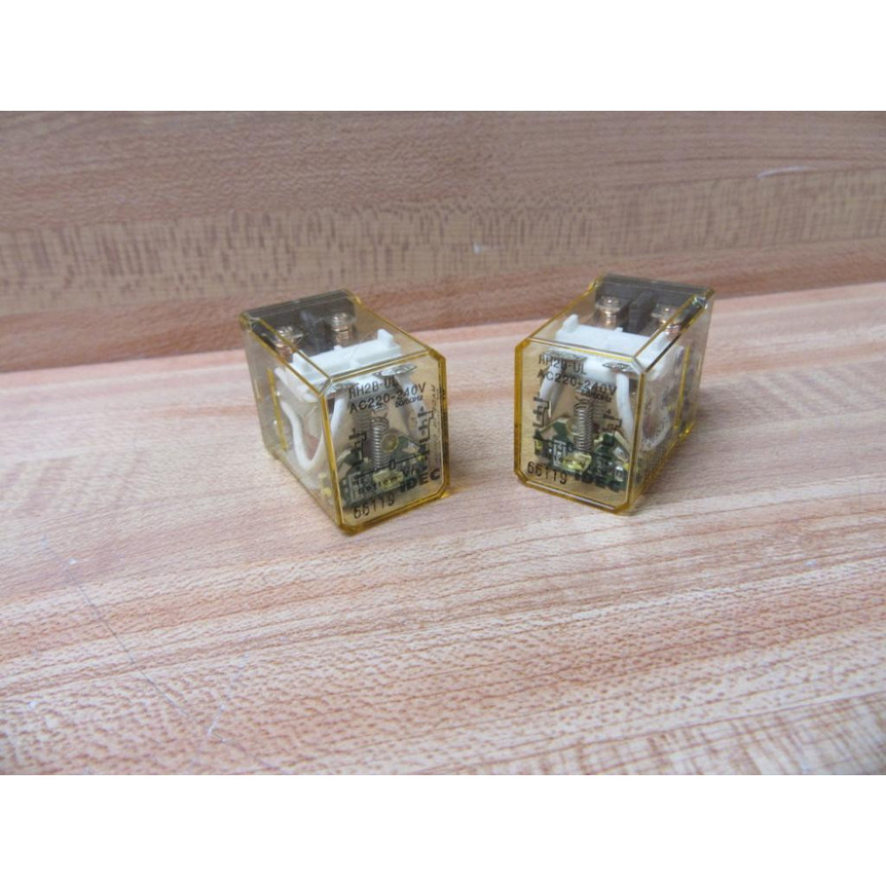 IDEC RH2B-UL AC220-240V Relay RH2BULAC220240V (Pack of 2) - New No Box