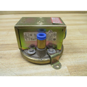 Dwyer 1910-10 Pressure Switch Series 1900 (Pack of 2) - Used