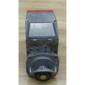 Honeywell V4055A 1270 3 Gas Valve V4055A12703 W Small Flange - Used