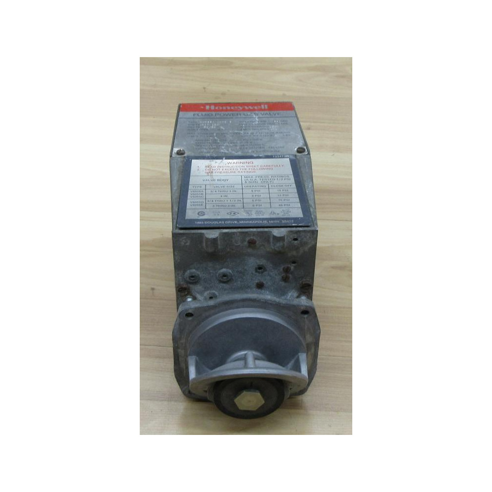 Honeywell V4055A 1270 3 Gas Valve V4055A12703 W Small Flange - Used