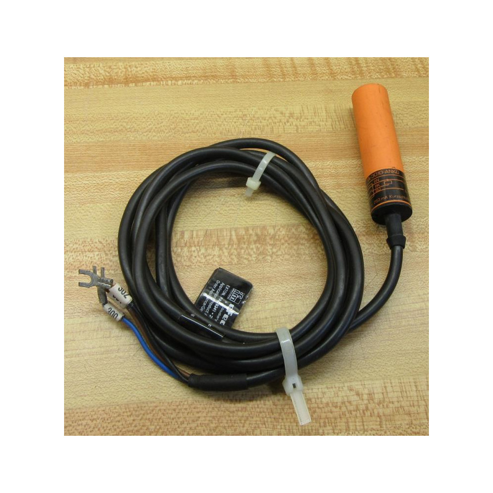 IFM Efector IA-3010-ANKG Inductive Sensor IA3010ANKG - Used