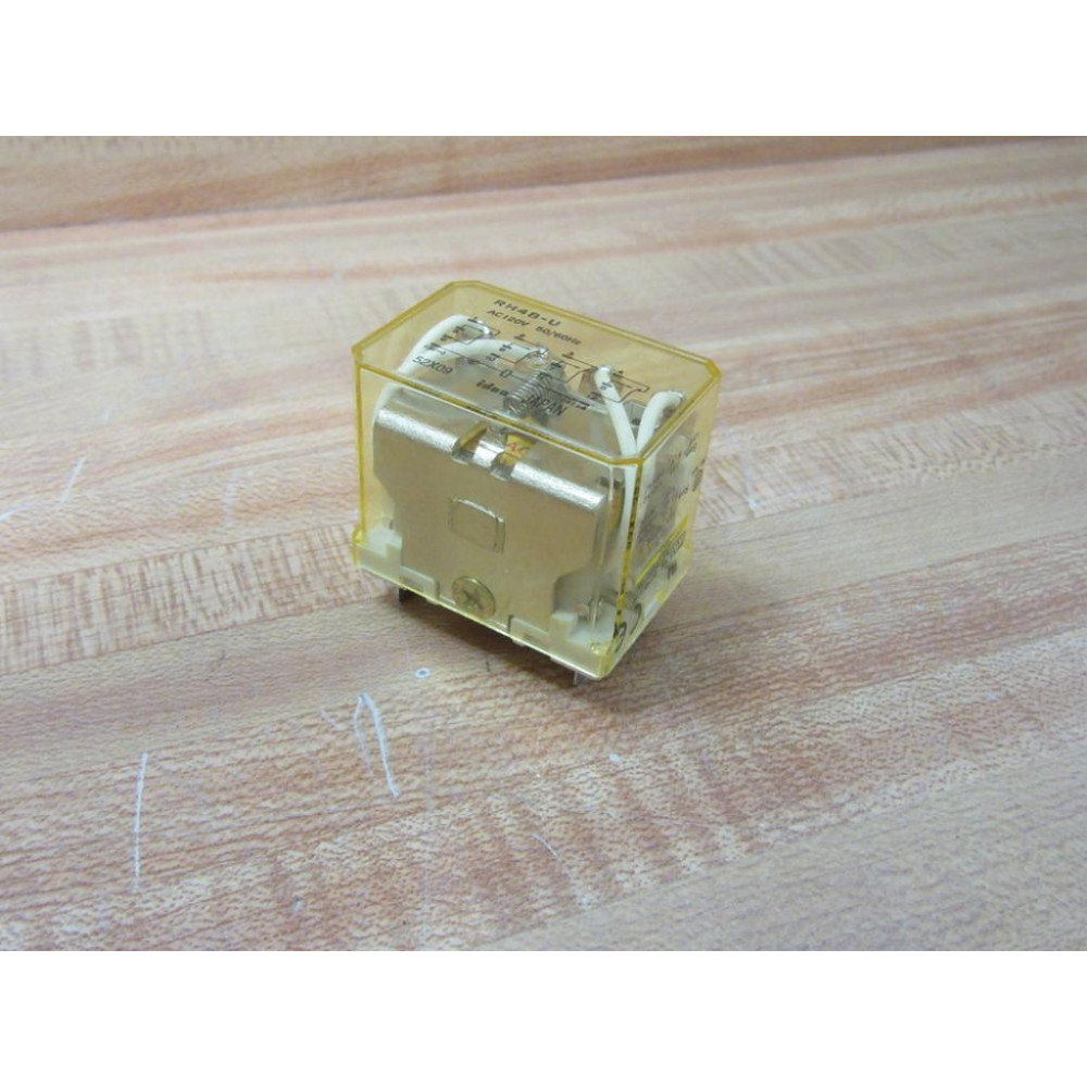IDEC RH4B-U-AC120V Relay RH4B-U-120V AC - New No Box