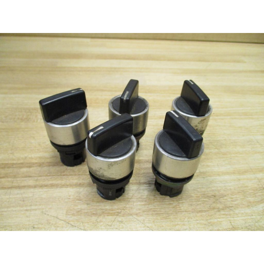 Allen Bradley 800EM-SB32 Switch (3) Position Spring Return (Pack of 5) - Used