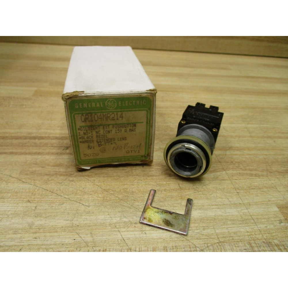 General Electric CR104MR214 Pushbutton Switch
