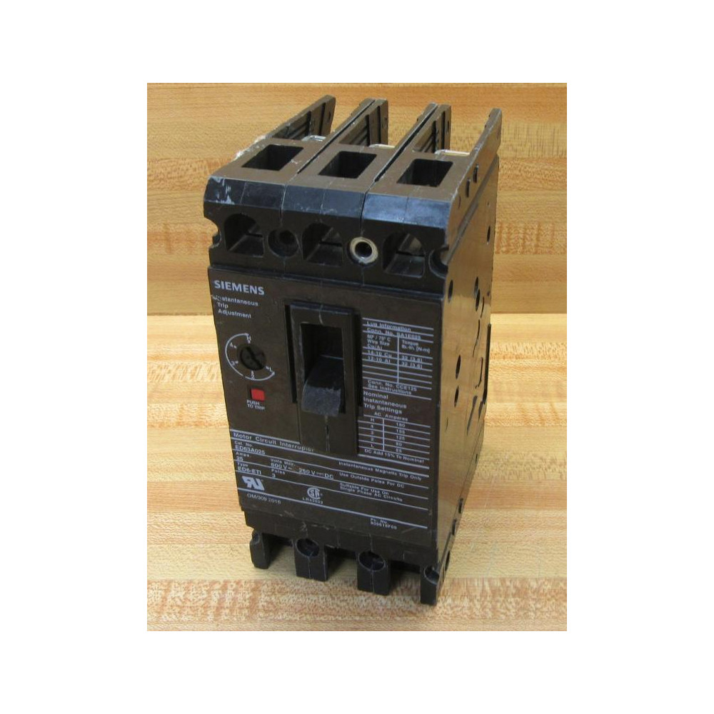 Siemens ED63A025 ITE Motor Circuit Interrupter W Cracked Housing - Used