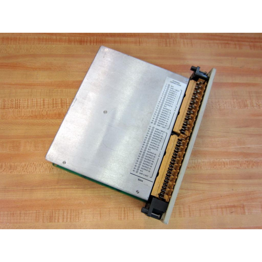 AEG Modicon AS-B806-032 Gould Output Moule B806 - Used