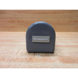Honeywell C7007A-1001 Flame Rod Holder C7007A1001 - New No Box