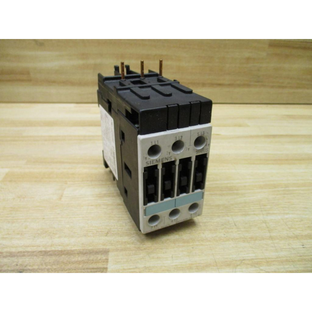Siemens 3RT1026-1B..0 Contactor 3RT10261B0 - Used