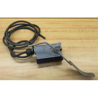 Namco EA150-30275 Snap-Lock Limit Switch EA15030275 W Cable - Used