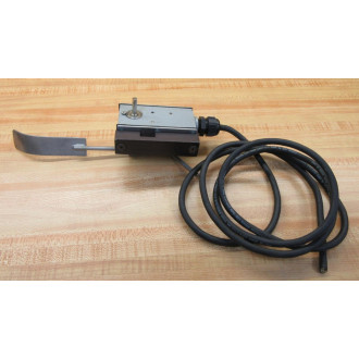 Namco EA150-30275 Snap-Lock Limit Switch EA15030275 W Cable - Used