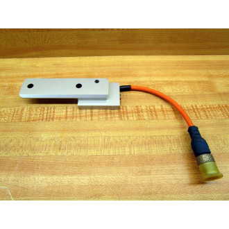 Senstronic A126305TK400T12 Sensor - Used
