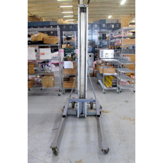 Genie SL-18 Equipment Lift SL18 - Used