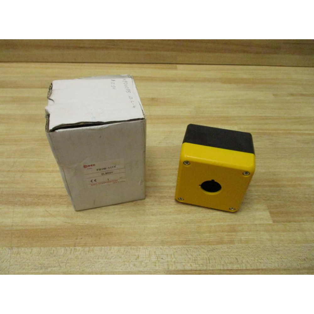 IDEC FB1W-111Y Pushbutton Enclosure FB1W111Y