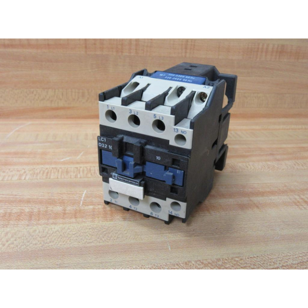Telemecanique LC1 D32 10 M7 Schneider Contactor LC1D3210M7 - Used