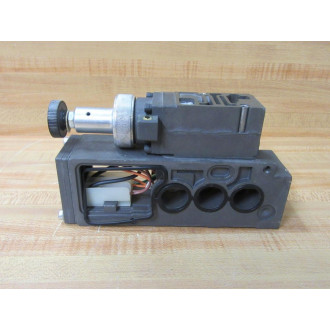 Numtatics 081RS100J Pneumatic Regulator - Used