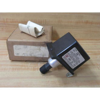 United Electric Controls J54-8295 Pressure Switch J548295
