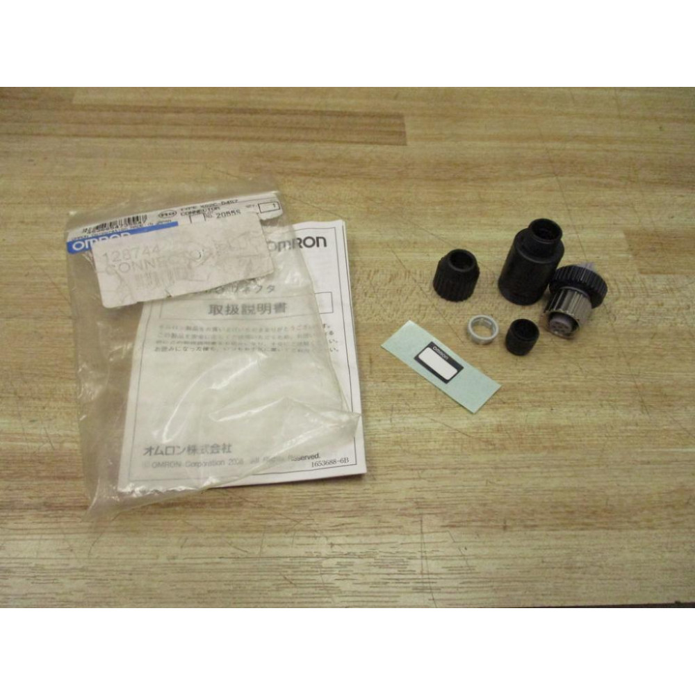 Omron XS2C-D4S7 Connector Assembly XS2CD4S7