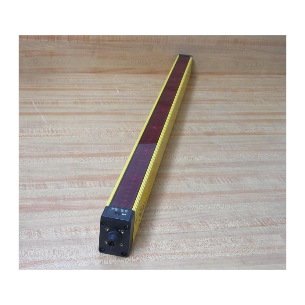 STI MS46SR-14-700-Q2-R-NC-FP Light Curtain Receiver MS46SR14700Q2RNCFP - Used