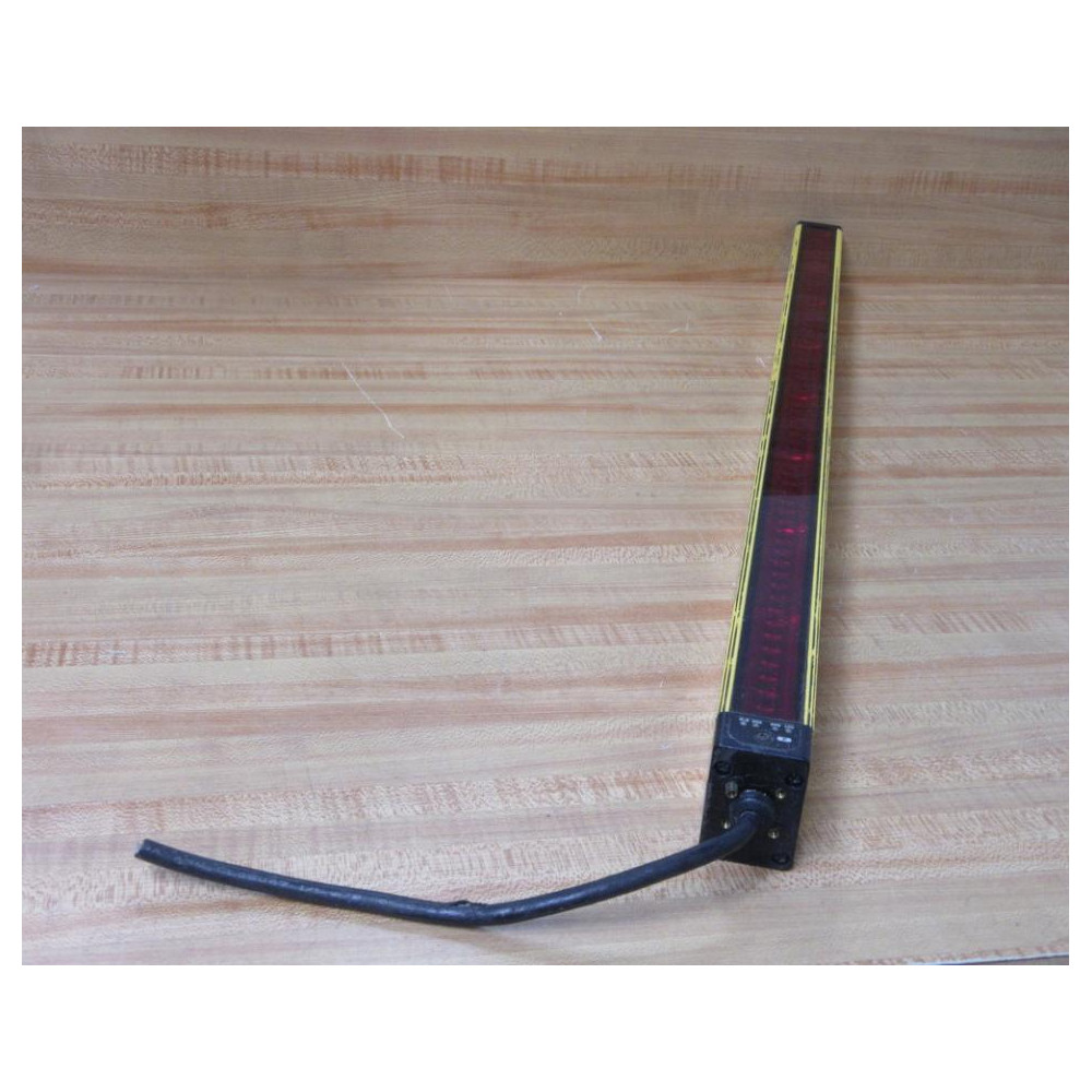 STI MS46-30-700-R-FN Light Curtain Receiver MS4630700RFN - Used
