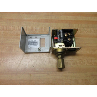 Cutler Hammer 30-15225-3 Eaton Pressure Switch 162P - Used