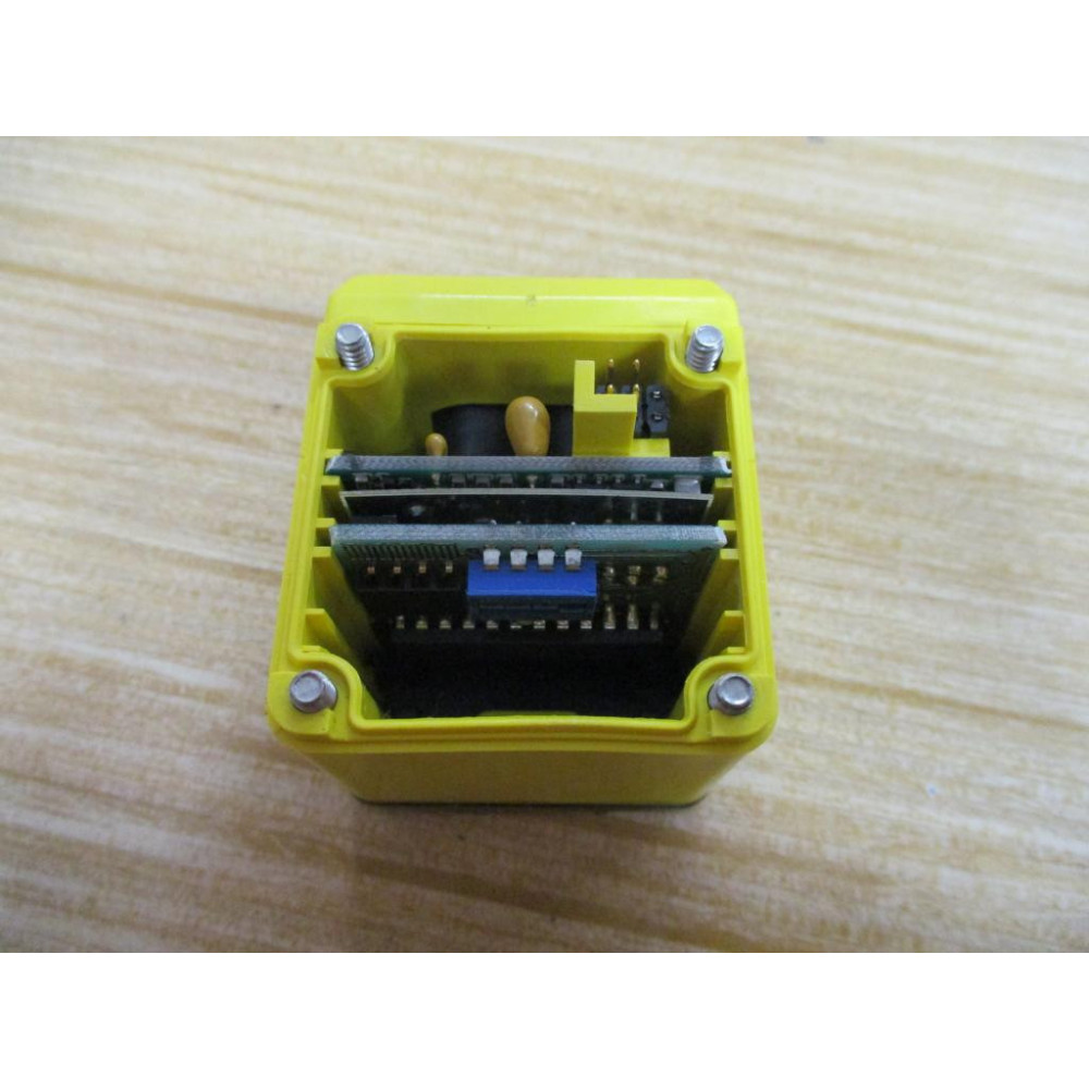 Banner OSBLV Omni-Beam Retro Red Head 27081 - New No Box