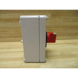 Telemecanique VC1-GU Control Station V Switch VC1GU Chipped Mounting - Used