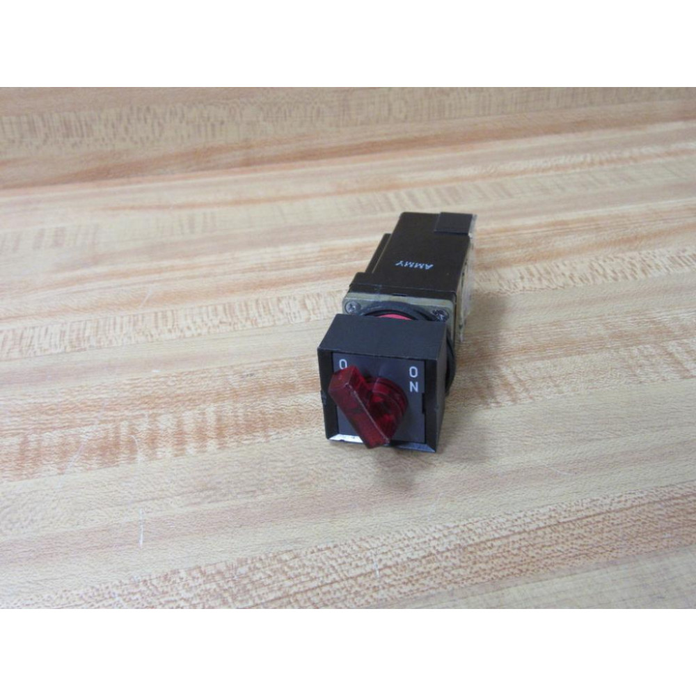 Allen Bradley 800MB-16HX2B Operator For Selector Switch w800M-XA - Used