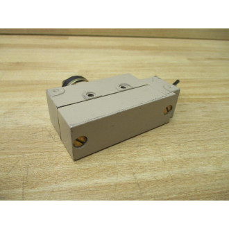 Omron ZE-N22-2S Limit Switch ZEN222S - Used