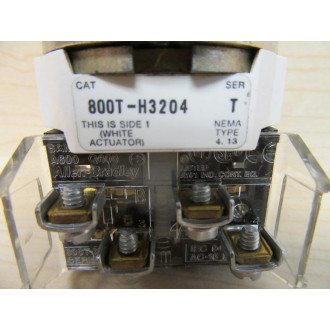 Allen Bradley 800T-H3204 Keyed Selector Switch 800TH3204 with Key D025 - Used