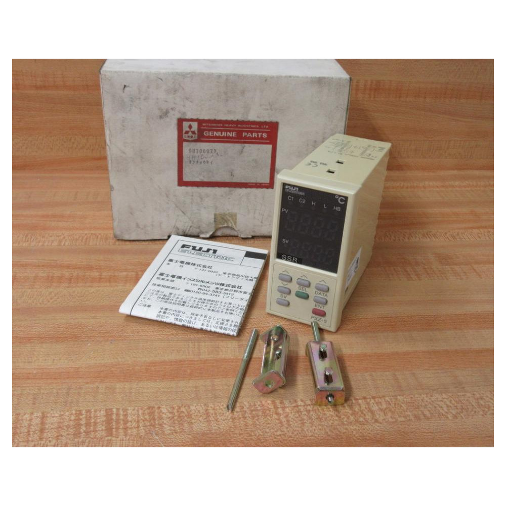 Fuji Electric PXZ5TCY2-0Y000-Z Temperature Controller  PXZ-5
